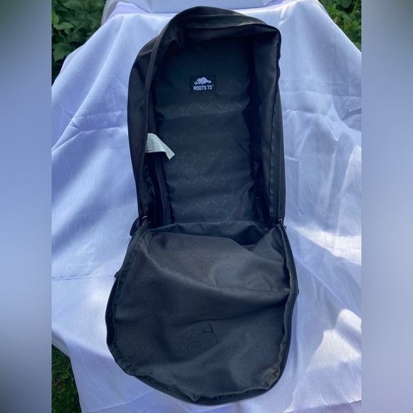 COPY - NWT Roots 73  Backpack Black - Picture 8 of 12